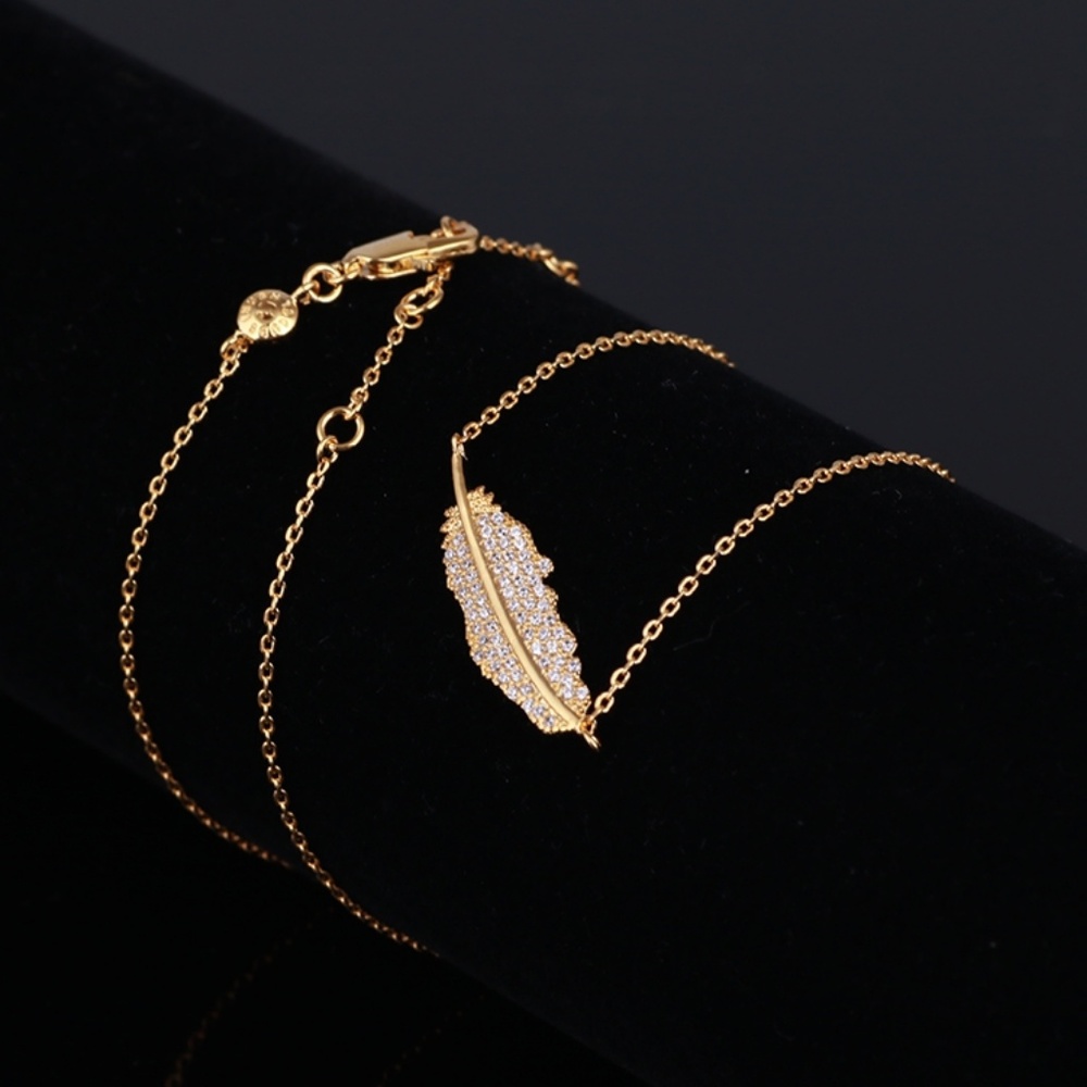 Henri Bendel Necklace - Picture 3 of 8